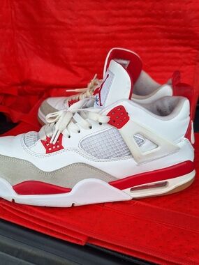 Nike SB Retro Jordan 4 SP 'Varsity Red' Friends & Family DR5415-106 Size 13 RARE